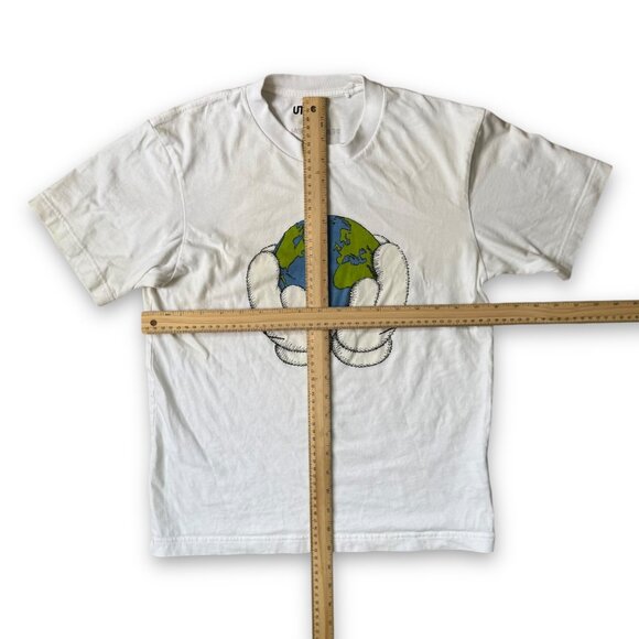 KAWS x Uniqlo UT “Peace For All” Graphic Tee White Size XS - Picture 4 of 6